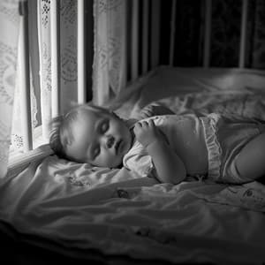 Gentle Dreams: Calming Music for Baby Sleep - Newborn Music