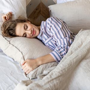 Lofi Velvet Dream Embrace: Tranquil Tunes for Deep Sleep - Dreamveler