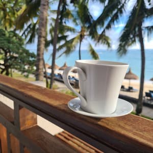 Coastal Coffeehouse: Morning Brews & Relaxing Vibes - Jazzy Coffee