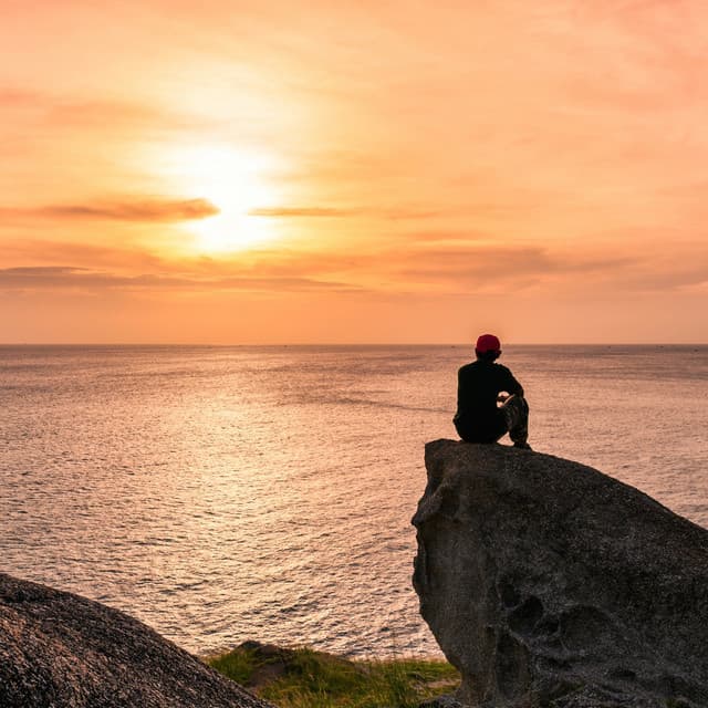 Peaceful Vibes: Relaxing Music for Gentle Relaxation - 963 Hz Solfeggio Tones