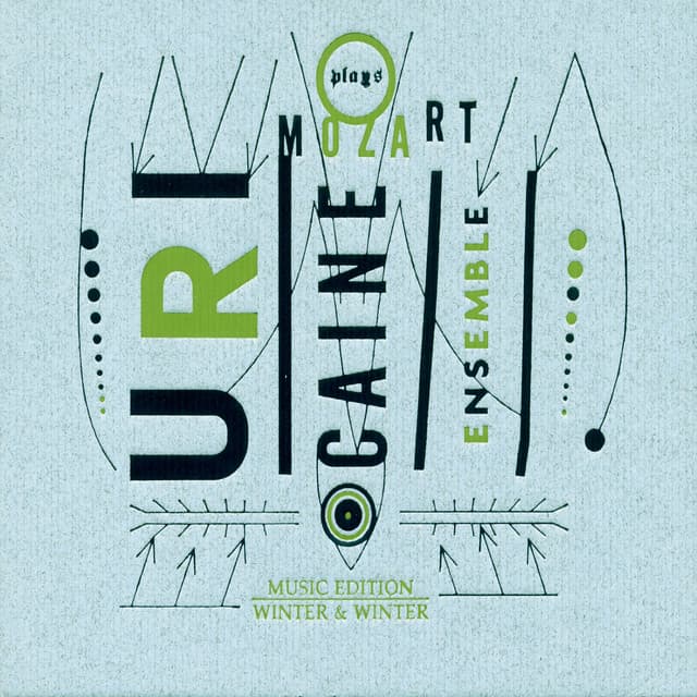 Plays Mozart - Wolfgang Amadeus Mozart