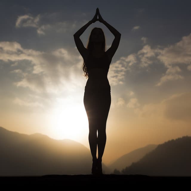 Armonía De Yoga Junto Al Río: Melodías Junto A La Cascada - Encontrar frecuencia