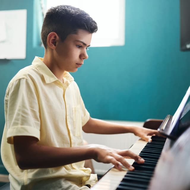 Crescendo of Calm: Piano for Concentration - Peaceful pianos