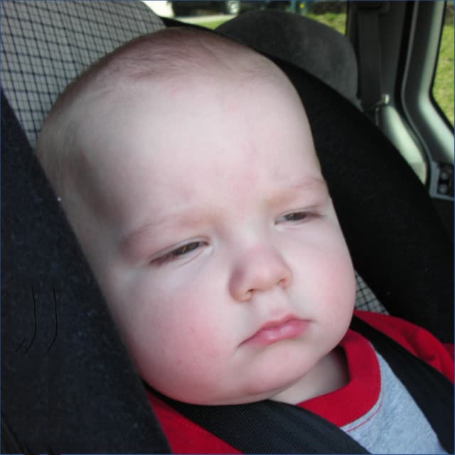 Falling Asleep Listening to the Road - Sleeping Difficulty