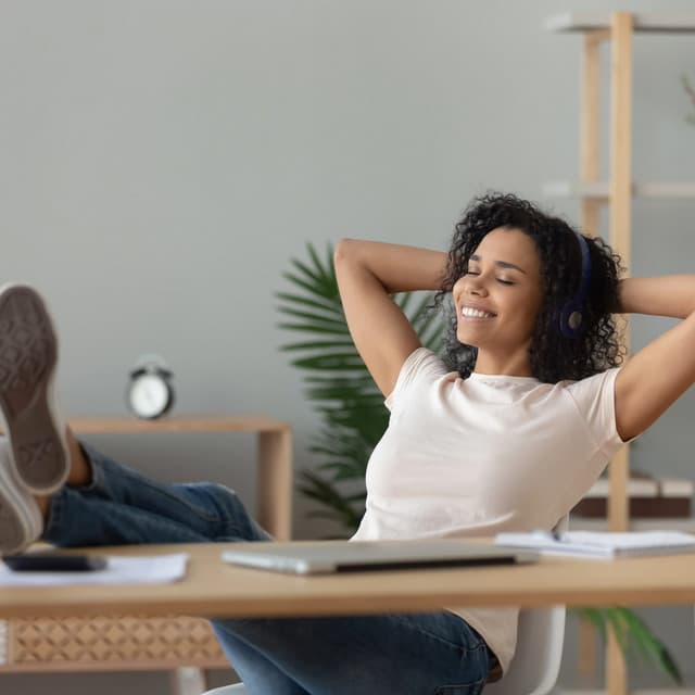 Peaceful Relaxation Melodies to Calm Your Thoughts - Emerald High